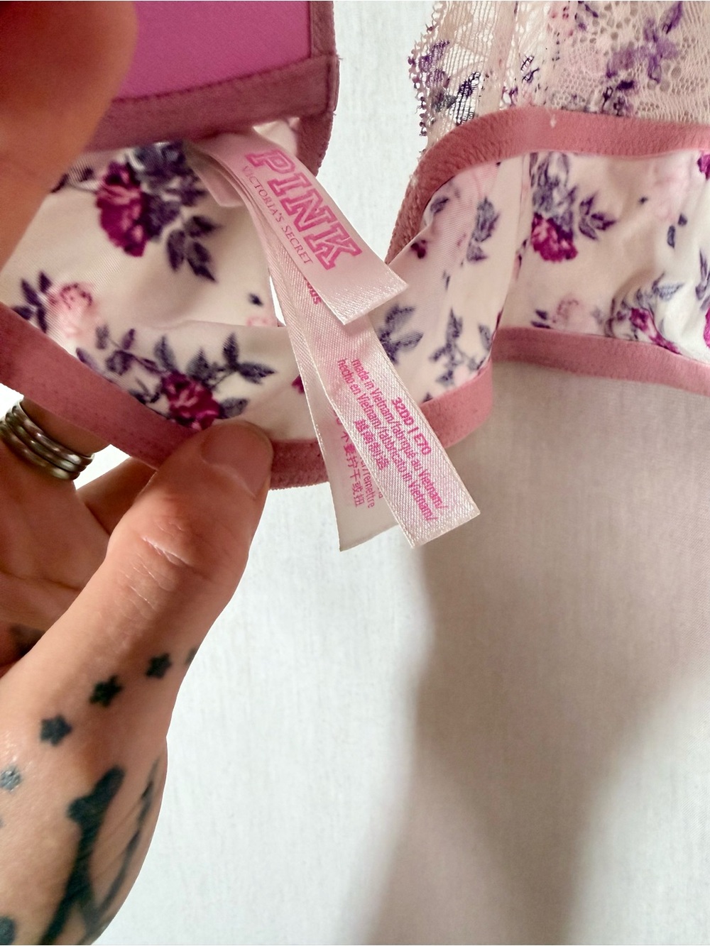 Victoria’s Secret Pink 32DD front close Floral Lace Push-Up Bra - Pink/White - Picture 4 of 4